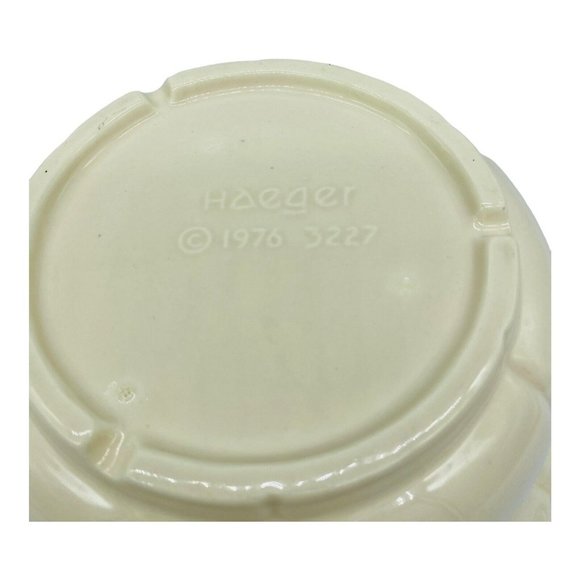 VTG 1976 Haeger USA Flower 9" Ceramic Console Bowl‎ Creamy White Gold Trim MCM - Picture 7 of 10